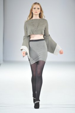 Los angeles - 14 Mart: ünlüler yürüyüş pist linden la style moda haftasında vibiana Katedrali'nde üzerinde 14 Mart 2013 yılında los angeles, ca