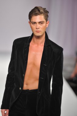 Los angeles - 15 Mart: manken yürümek roxanne pist nikki stil moda haftası sırasında vibiana katedral üzerinde 15 Mart 2013 yılında los angeles, ca.