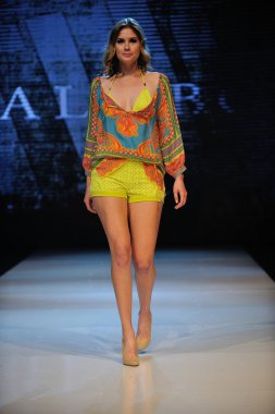 Los angeles - 12 Mart: model yürür pist halle bob Show'da proje ethos moda olay sırasında kulüp avalon üzerinde 12 Mart 2013 yılında los angeles, ca