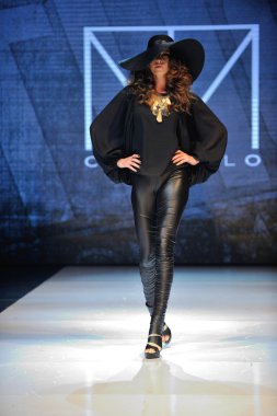 Los angeles - 12 Mart: model yürür pist michael costello gösteri proje ethos moda olay sırasında kulüp avalon üzerinde 12 Mart 2013 yılında los angeles, ca