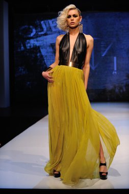 Los angeles - 12 Mart: bir model yürüyüş pist michael costello gösteri proje ethos moda olay sırasında kulüp avalon üzerinde 12 Mart 2013 yılında los angeles, ca