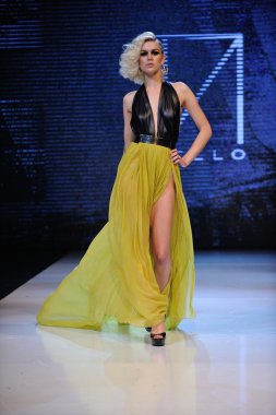 Los angeles - 12 Mart: bir model yürüyüş pist michael costello gösteri proje ethos moda olay sırasında kulüp avalon üzerinde 12 Mart 2013 yılında los angeles, ca