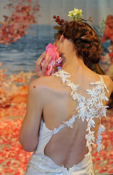 NEW YORK- OCTOBER 14: Model poses on runway for Claire Pettibone bridal show for Fall 2013 during NY Bridal Fashion Week on October 14, 2012 in New York City, NY — Stock Photo, Image