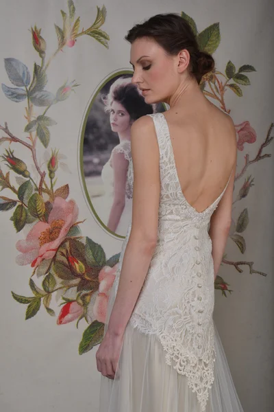 NEW YORK - APRIL 22: A Model poses for Claire Pettibone bridal presentation at Pier 92 during International Bridal Fashion Week on April 22, 2013 in New York City — Stock Photo, Image