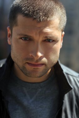 En iyi erkek oyuncu baş shot aksiyon film karakteri gösterilen