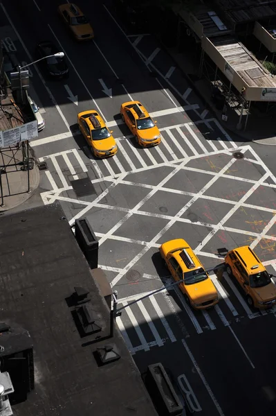 Sárga taxik Lexington Avenue, upper east side Manhattan New York New York downtown megy — Stock Fotó