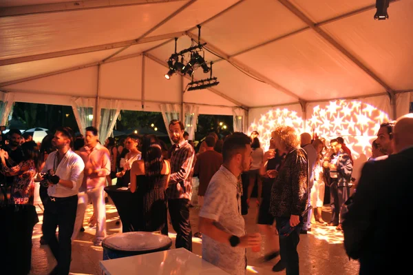 mercedes-benz moda haftası Konuklar katılmak