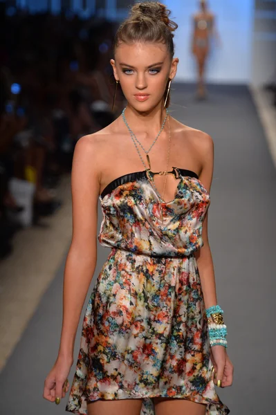 Model walks runway at the Beach Bunny Collection for 2014 during Mercedes-Benz Swim Fashion Week — Stock Photo, Image