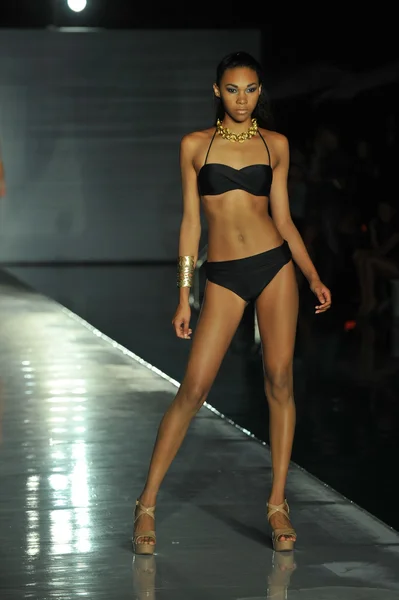 Model walks runway at the Kareenas Collection for 2013 during Mercedes-Benz Swim Fashion Week — Stock Photo, Image