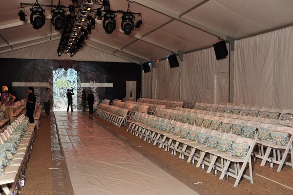 General view to empty Cabana grande tent before the Agua Bendita Collection — Stock Photo, Image