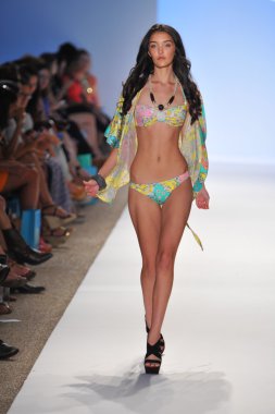 Bahar, yaz 2014 sauvage koleksiyonu