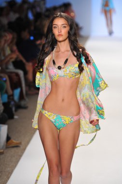 Bahar, yaz 2014 sauvage koleksiyonu