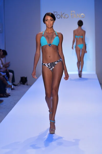 A model walks the runway at the Poko Pano show during Mercedes-Benz Fashion Week — Stock Photo, Image