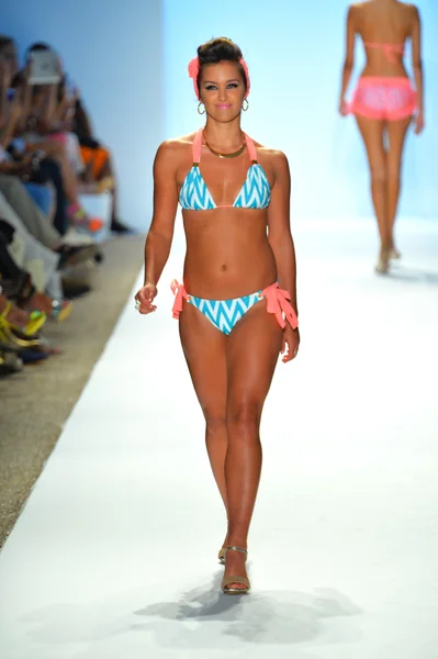 A model walks the runway at the Nicolita show during Mercedes-Benz Fashion Week — Stock Photo, Image