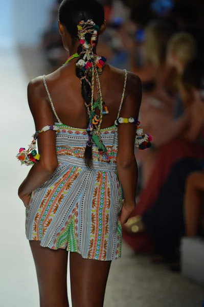 A model walks the runway at the Mara Hoffman Swim show — Stock Photo, Image