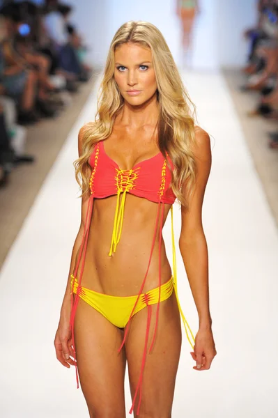 Models walks runway at the Indah Swimwear Collection — Stock Photo, Image