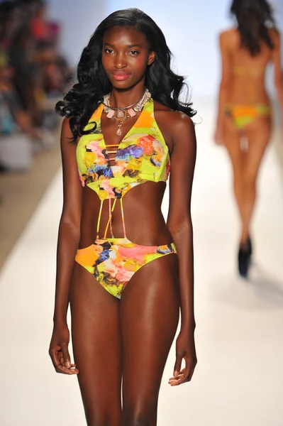 A model walks the runway at the Aquarella Swimwear show — Stock Photo, Image