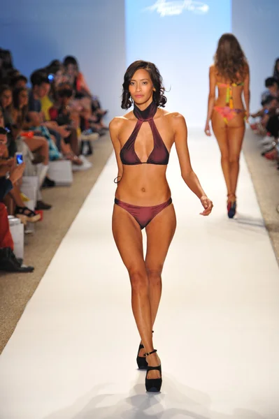 A model walks the runway at the Aquarella Swimwear show — Stock Photo, Image