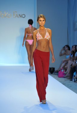 modeli pist yürür poco pano koleksiyonu