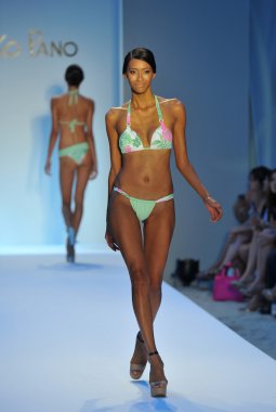 modeli pist yürür poco pano koleksiyonu