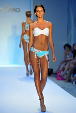 modeli pist yürür poco pano koleksiyonu