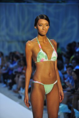 modeli pist yürür poco pano koleksiyonu