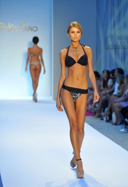 modeli pist yürür poco pano koleksiyonu