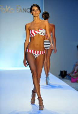 modeli pist yürür poco pano koleksiyonu