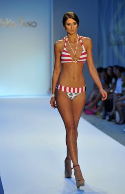 modeli pist yürür poco pano koleksiyonu