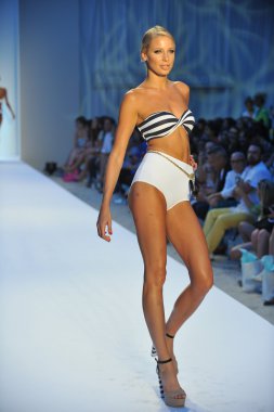 modeli pist yürür poco pano koleksiyonu