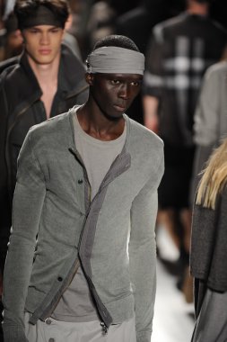 modelleri pist finale nicholas k Show'da yürümek.