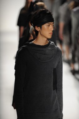 modelleri pist finale nicholas k Show'da yürümek.