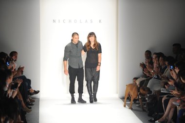Bahar 2014 mercedes-benz moda haftası sırasında Nicholas k