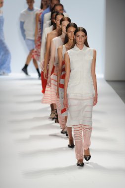 modelleri pist finale richard chai yürü.