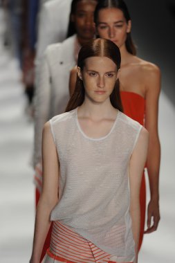 modelleri pist finale richard chai yürü.