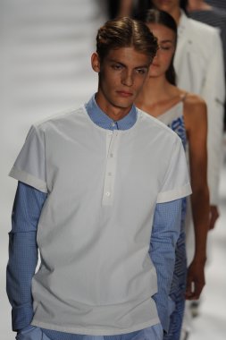 modelleri pist finale richard chai yürü.