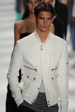 modelleri pist finale richard chai yürü.