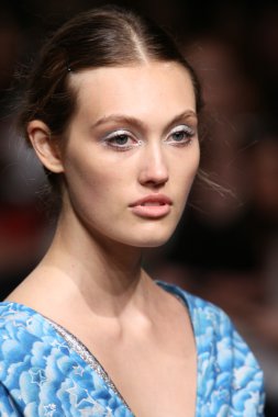 model tocca defile pist yürür