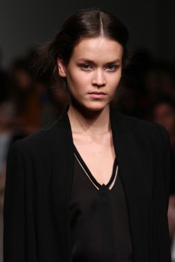 model tocca defile pist yürür