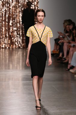 model tocca defile pist yürür