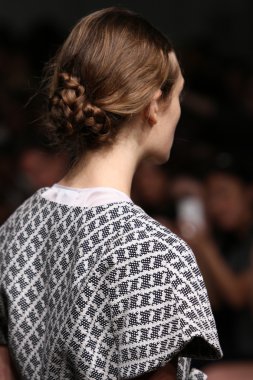 model tocca defile pist yürür