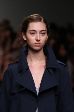 model tocca defile pist yürür