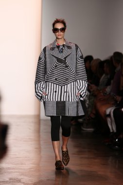 peter som göstermek de pist model yürür