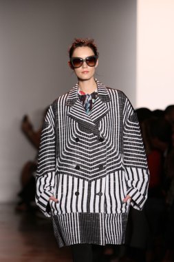 peter som göstermek de pist model yürür