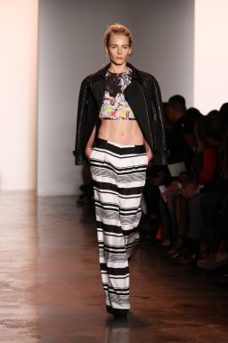 peter som göstermek de pist model yürür