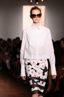 peter som göstermek de pist model yürür