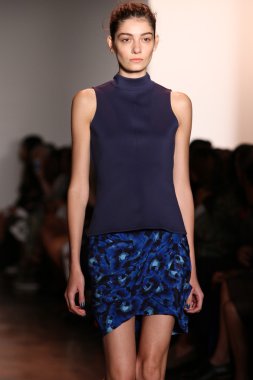 peter som göstermek de pist model yürür