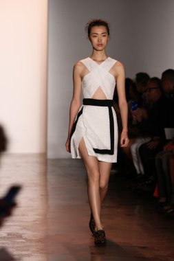 peter som göstermek de pist model yürür