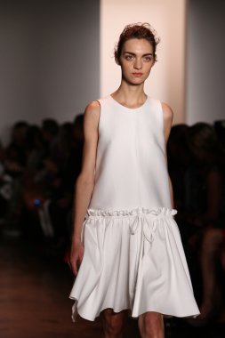 peter som göstermek de pist model yürür