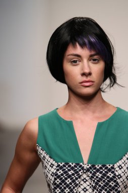 katty xiomara göstermek de pist model yürür